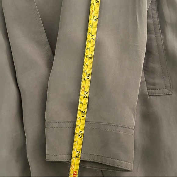 Banana Republic Lightweight Trench in sage green, XS, great condition. - Picture 15 of 16